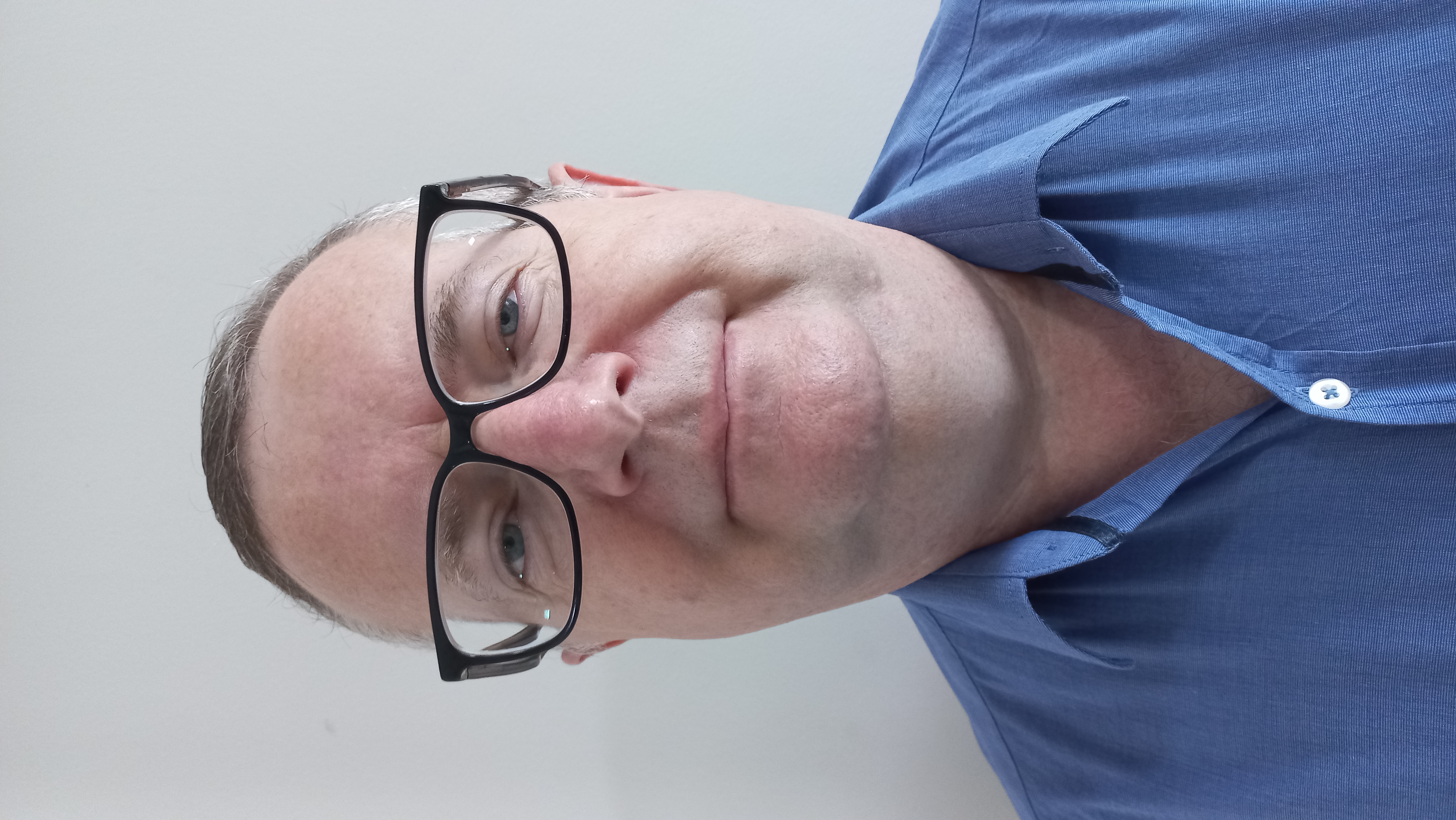 Dr. Evandro Carlos Miola